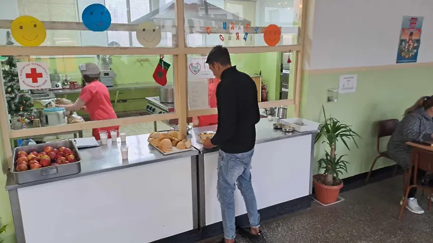  95 деца от община Ябланица, село Александрово и община Ловеч ще получават топъл обяд до края на зимата по план на БЧК - Ловеч 