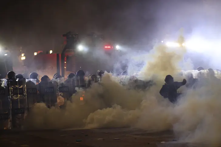  Опозиционен водач беше пребит и задържан от полицията в Грузия (ВИДЕО) 