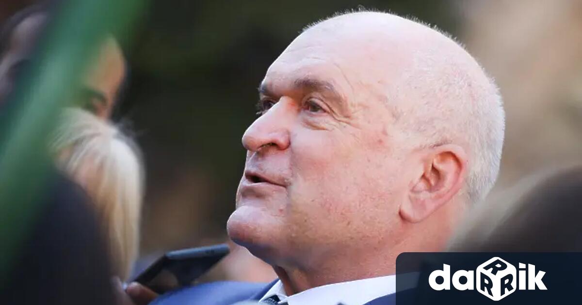 Служебният премиерДимитър Главчев е провелтелефонен разговор с председателя на Европейската