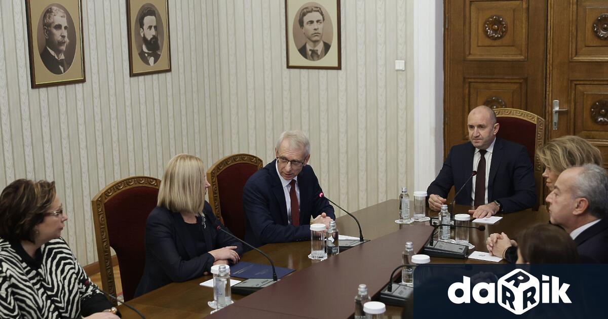 Двете крила на коалицията Продължаваме промяната Демократична България представиха