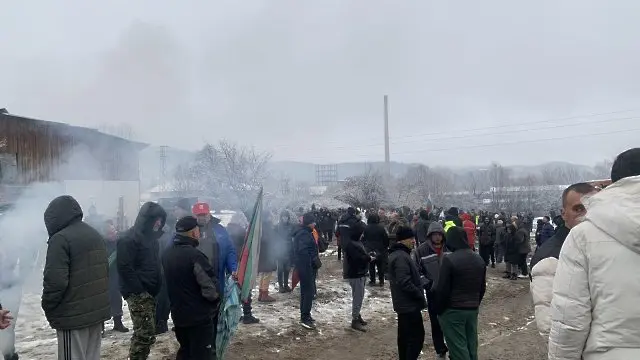 Сблъсък във Велинград заради чумата, има наръган човек