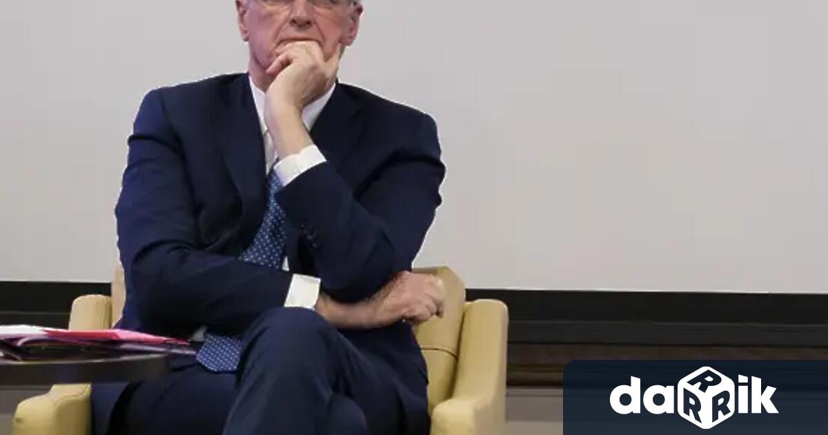 Френското правителство падна след като беше свалено с вот на