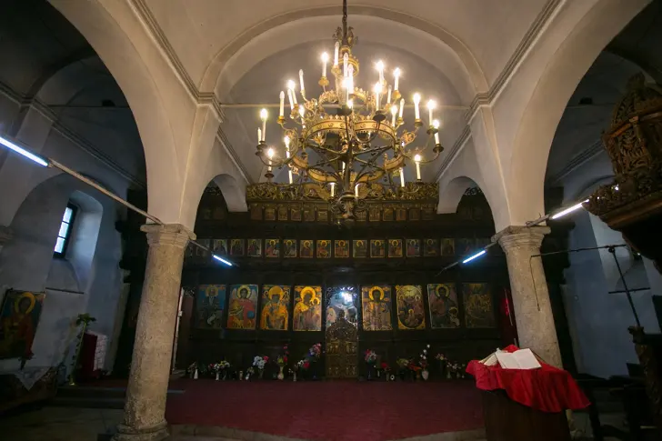  Най-старата църка в Плевен „ Свети Николай “ отбелязва през днешния ден своя храмов празник 