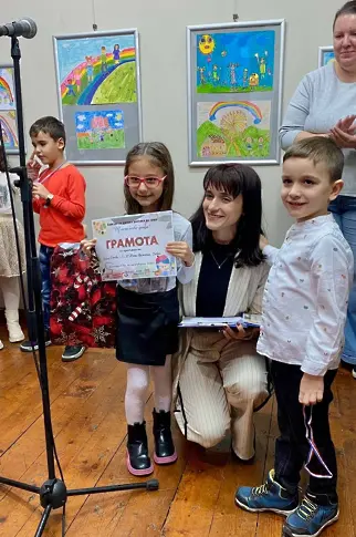  Малки художници със специфична премия от Община Плевен за присъединяване си в конкурс 