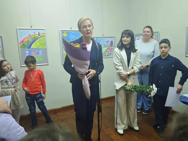  Малки художници със специфична премия от Община Плевен за присъединяване си в конкурс 