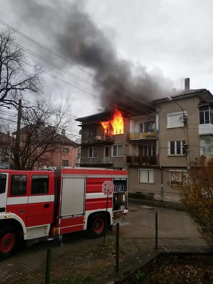 Готварска печка предизвика пожар в жилище във Видин