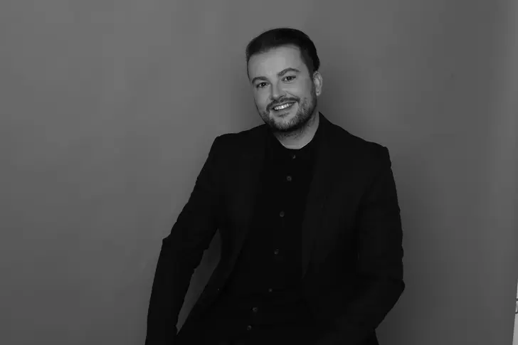  Уникален шоу театър сред коафьори, модели и музиканти на празненството на Интер Моделс Бургас 