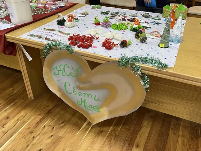  Под егидата на Областният шеф се отри Коледен обществен базар в зала „ Плевен “ 