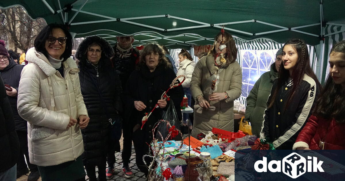 В духа на Коледа с благотворителен Коледен базар награждаване на