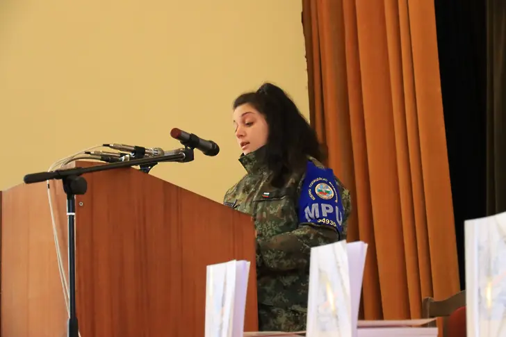  Редник Наталия Атанасова показа стихосбирка с благотворителна цел 