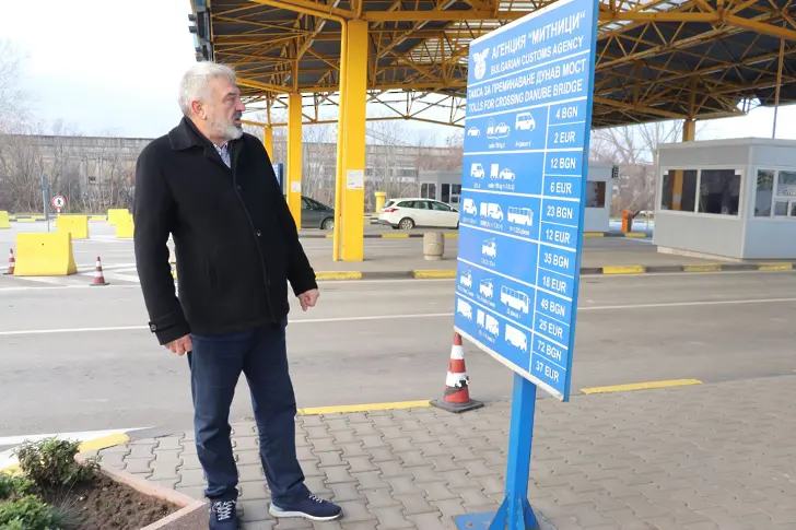 Областният управител предлага премахване на такса "Дунав мост" за автомобилите