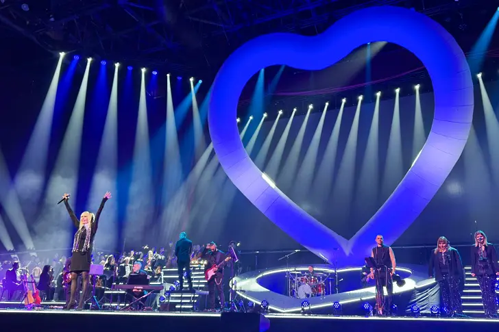  Сърце и музика: Петнадесет хиляди души на коцерт на Лили Иванова в София (СНИМКИ) 