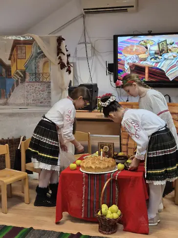  Бъдни вечер пресъздадоха в ИНУ „ Христо Ботев “ – Плевен 