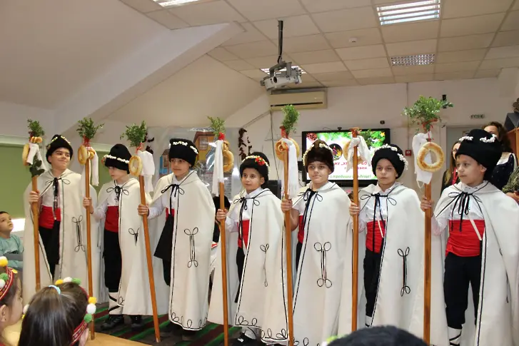  Бъдни вечер пресъздадоха в ИНУ „ Христо Ботев “ – Плевен 