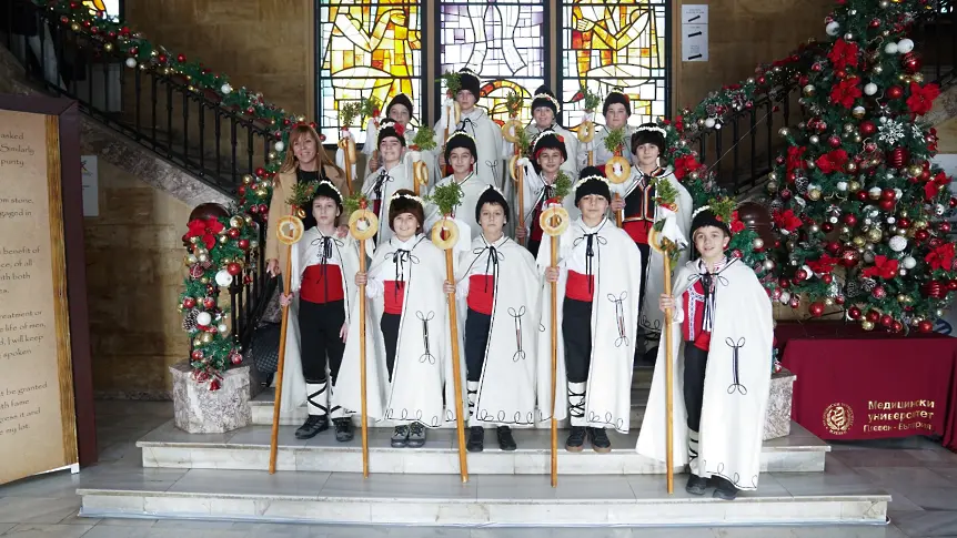  Бъдни вечер пресъздадоха в ИНУ „ Христо Ботев “ – Плевен 