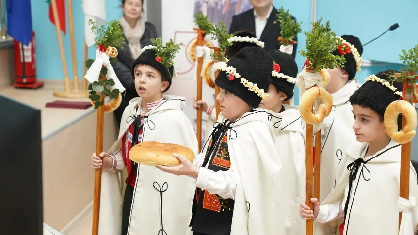  Бъдни вечер пресъздадоха в ИНУ „ Христо Ботев “ – Плевен 