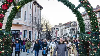 Коледари благословиха за здраве  жителите на Враца 