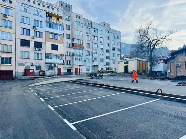 Обновено е още едно междублоково пространство във Враца