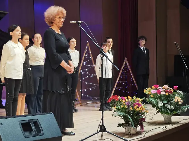  Детски хор „ Звъника ” отпразнува с галерия и концерти своя 40-ти рожден ден/СНИМКИ/ 