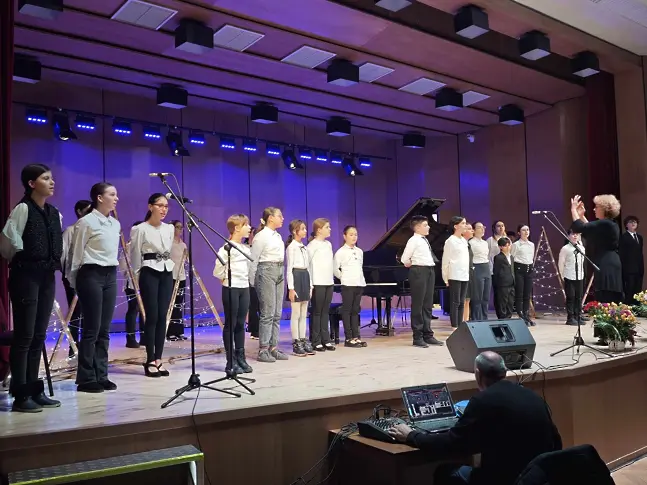  Детски хор „ Звъника ” отпразнува с галерия и концерти своя 40-ти рожден ден/СНИМКИ/ 