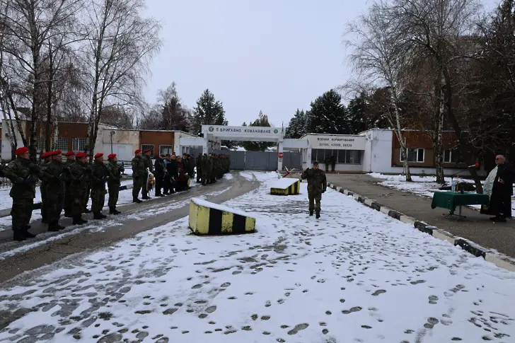  В Плевен уважиха паметта на българските военнослужещи от 5-та Шипченска механизирана бригада, починали в задачата на Коалиционните сили в Ирак 