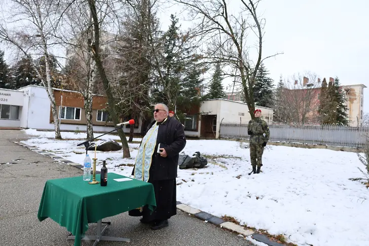 В Плевен почетоха паметта на българските военнослужещи от 5-та Шипченска механизирана бригада, загинали в мисията на Коалиционните сили в Ирак/СНИМКИ/