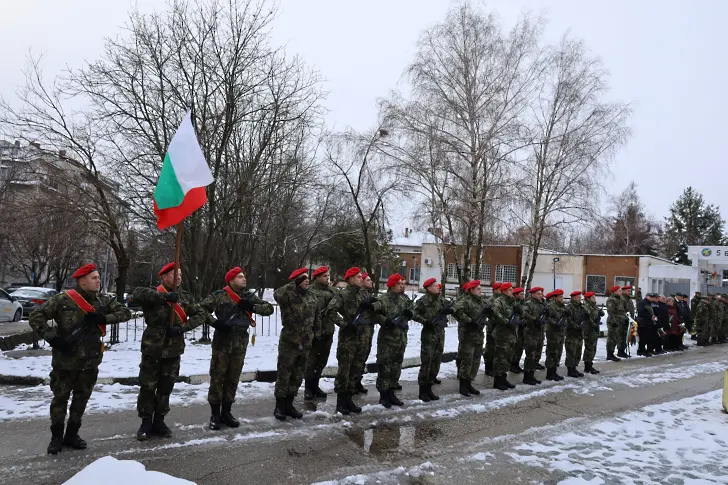  В Плевен уважиха паметта на българските военнослужещи от 5-та Шипченска механизирана бригада, починали в задачата на Коалиционните сили в Ирак 