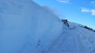 Триметрови преспи на Троянския проход (СНИМКИ)