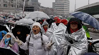 Протести в Сеул: Разделени мнения относно импийчмънта на президента