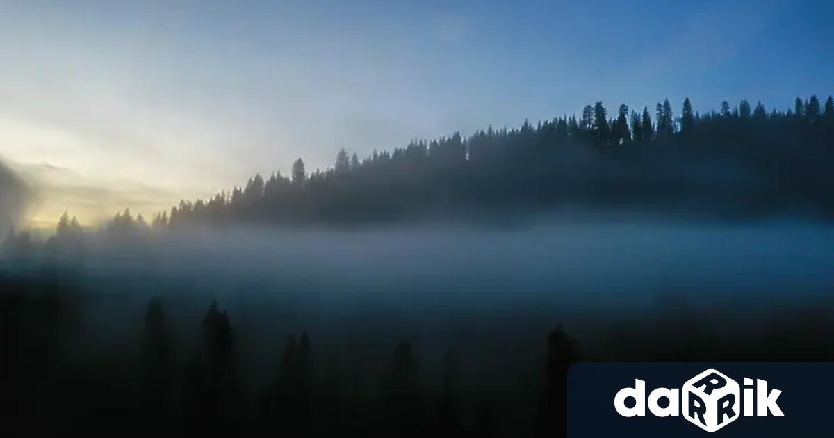 Днес сутринта на места в котловините и високите полета видимостта