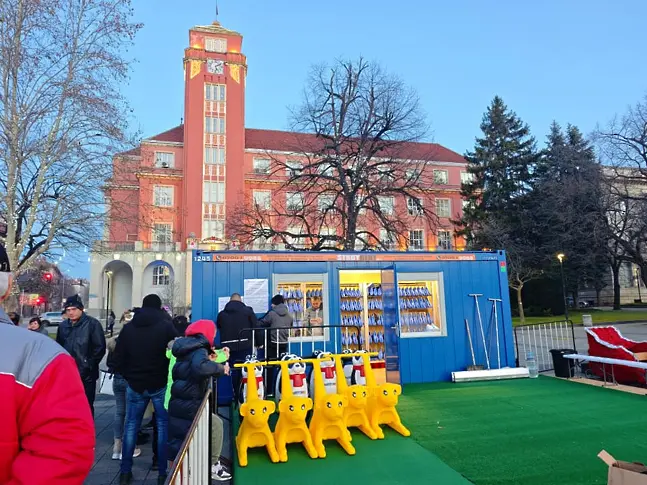  Ледената пързалка в Плевен отвори порти 