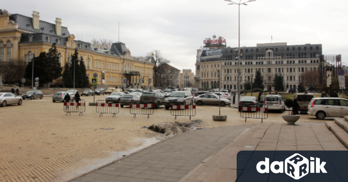 Традиционно софиянци посрещат новата година на площад Ал Батенберг в