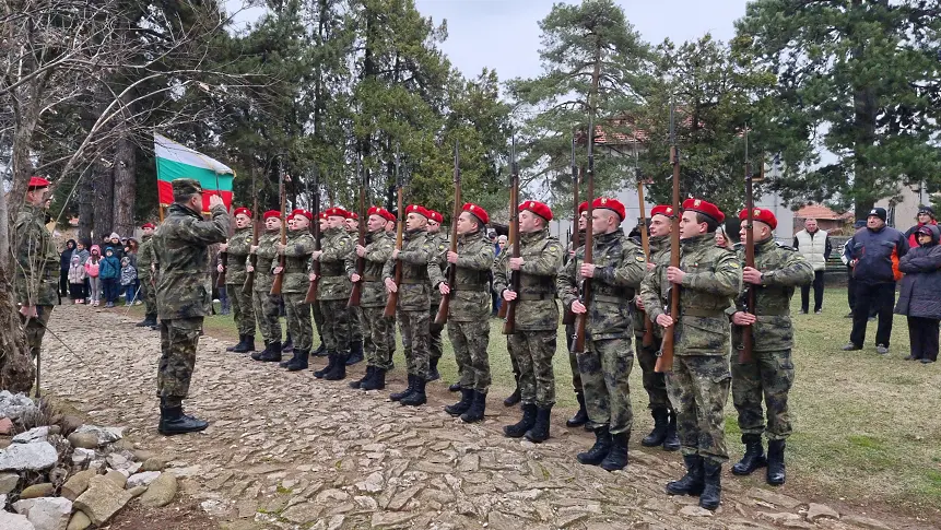 Армията вика запасняци за обновяване на списъците си