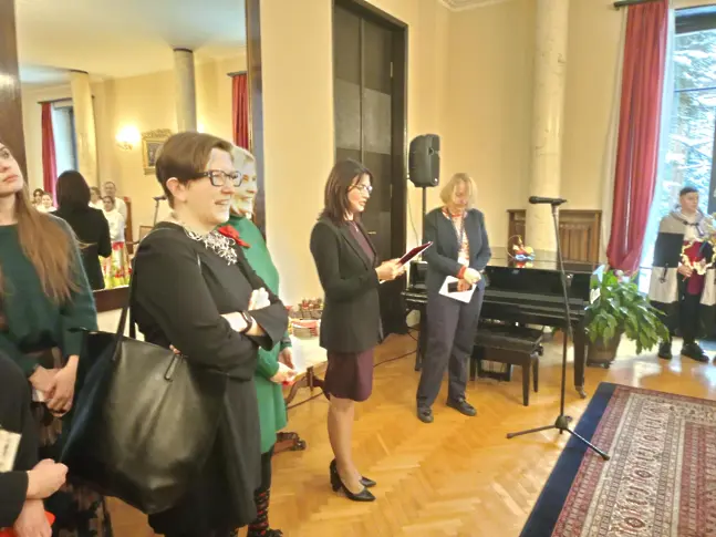  Ученици от Котел и Градец гостуваха в посолството на Полша и на „ Аз-буки “ по случай ромската Нова година 