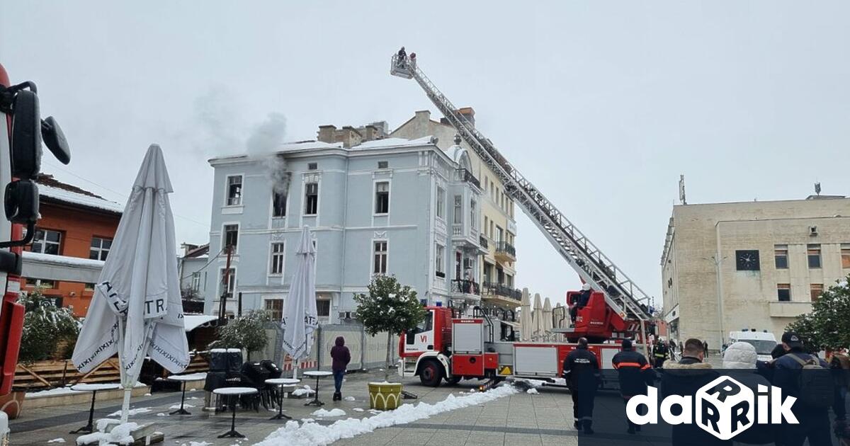 Къща която е паметник на културата гори в центъра на