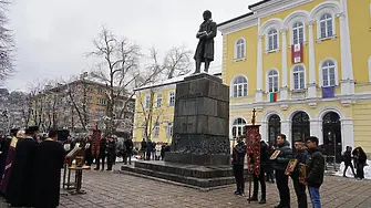 В Габрово тържествено бе честван патронният празник на Националната Априловска гимназия и 190-годишнината на новобългарското светско образование