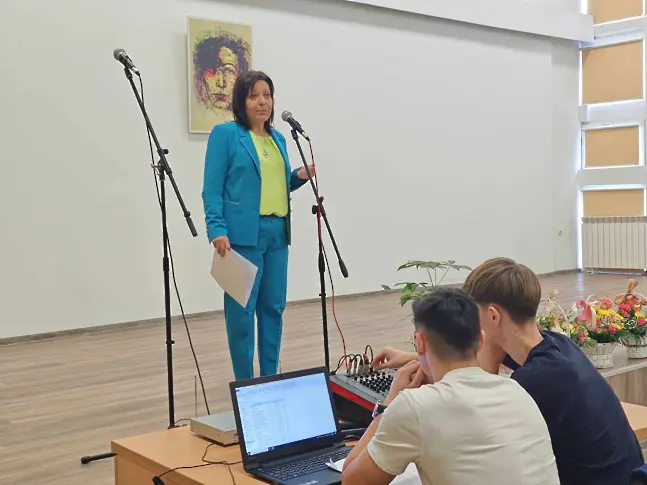  Математическа гимназия „ Гео Милев “ означи патронния си празник 