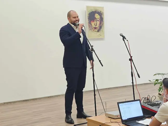  Математическа гимназия „ Гео Милев “ означи патронния си празник 