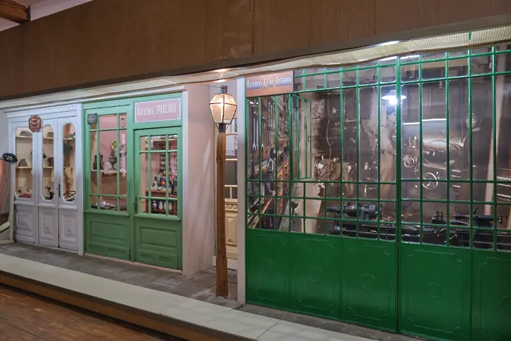  Експозиция „ Нова и най-нова история ” в РИМ-Плевен оживя с изцяло обновената комерсиална улица „ Александровска ”/СНИМКИ/ 