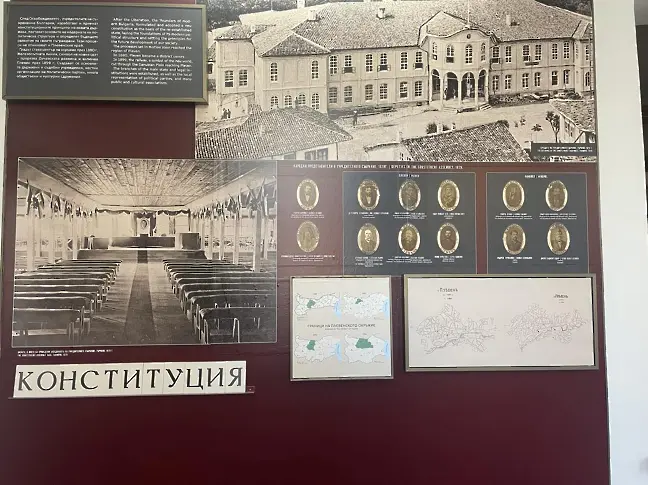  Експозиция „ Нова и най-нова история ” в РИМ-Плевен оживя с изцяло обновената комерсиална улица „ Александровска ”/СНИМКИ/ 