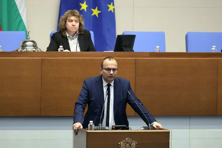  Еврозоната отново скара депутатите в спор кой отдалечи България от еврозоната 