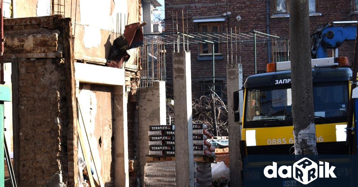 Ремонтните и реставрационни дейности на емблематичната за Асеновград сграда –