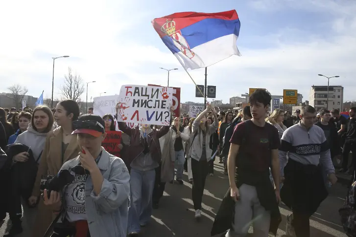 Блокада срещу корупцията: Протест на сръбски студенти затвори ключов път в Белград