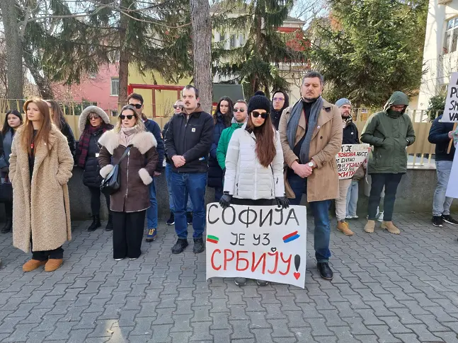 Мълчалив протест в подкрепа на студентите в Сърбия