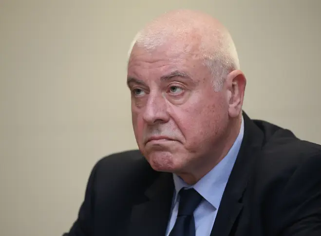  Над 40% от учениците са запалили първата си цигара на 14-15 години 