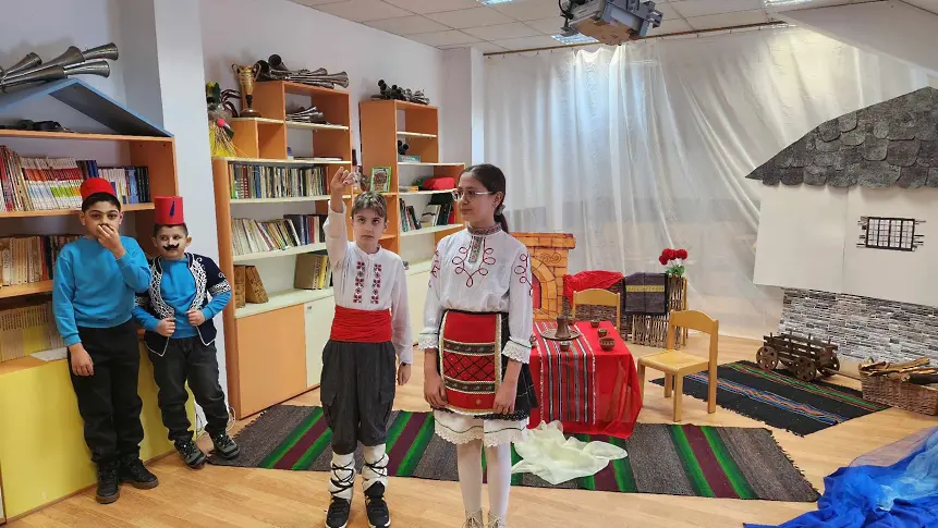  С разнообразни начинания Иновативно НУ „ Христо Ботев “ - Плевен уважи Апостола на свободата 