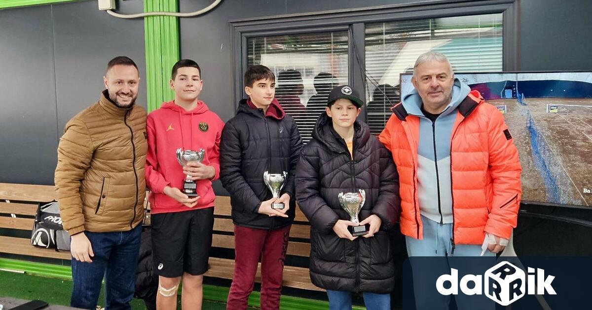 Регионален турнир по тенис на корт за момичета и момчета