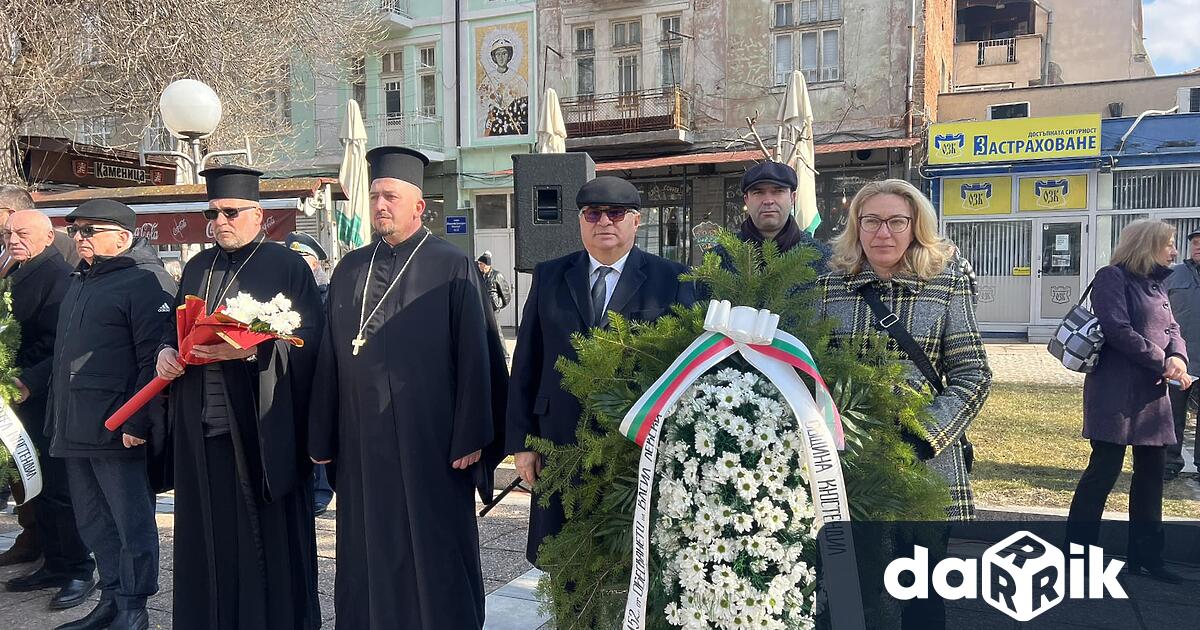 Пред паметника на големия син на България сведоха глави и