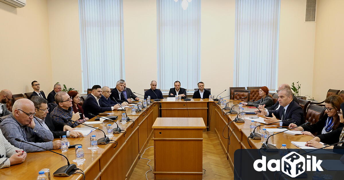 Кабинетът Желязков готви отдаването на концесия на летище Пловдив Това