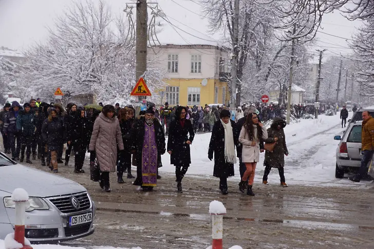  Внушителен израз на респект и поклонение пред Апостола на свободата в град Левски 